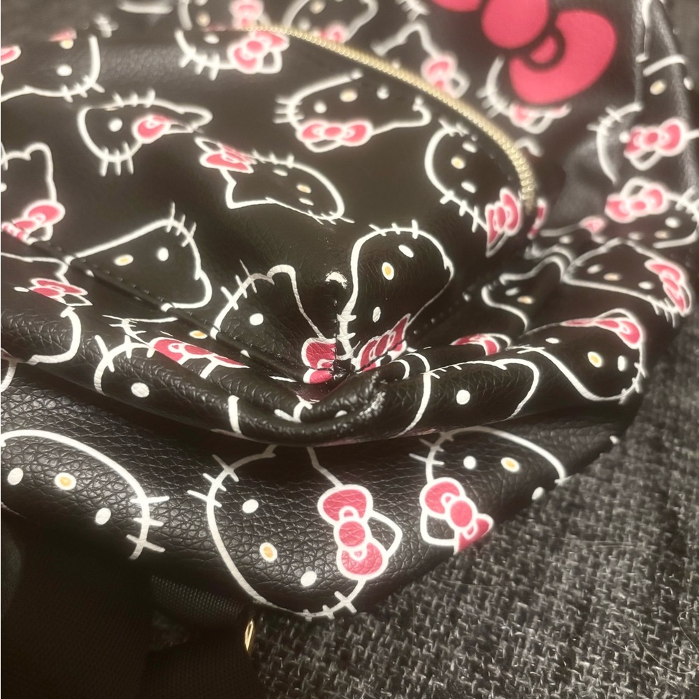 Hello Kitty Mini Backpack - Picture 8 of 10